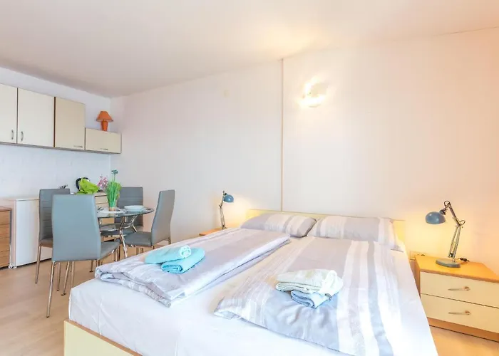 Appartement Awesome In *